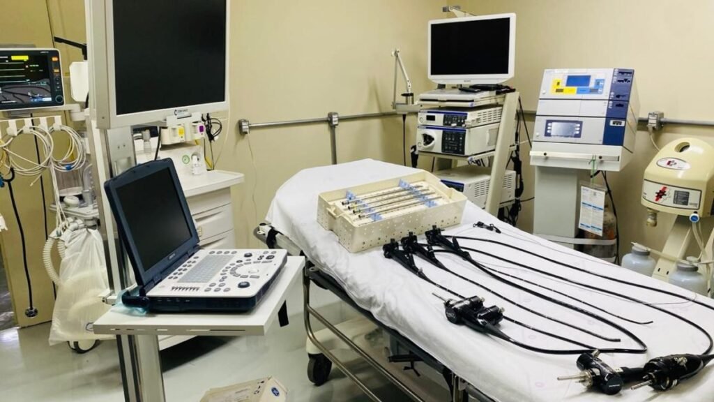Laboratório de Endoscopia Respiratória da UFRJ com equipamentos modernos